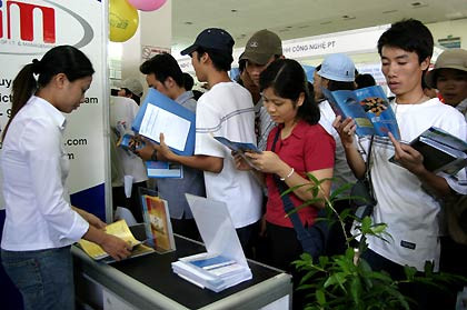 Sindicato vietnamita profundiza cooperación con jóvenes comunistas ảnh 1 Sindicato vietnamita profundiza cooperación con jóvenes comunistas ảnh 1