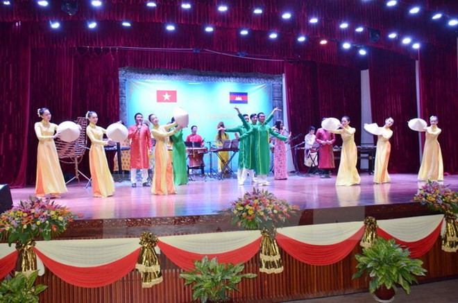 Inauguran la Semana de Cultura de Vietnam en Cambodia 2016 ảnh 1 Inauguran la Semana de Cultura de Vietnam en Cambodia 2016 ảnh 1
