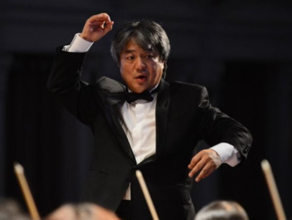 Director japonés dirige concierto del año nuevo en Vietnam ảnh 1 Director japonés dirige concierto del año nuevo en Vietnam ảnh 1
