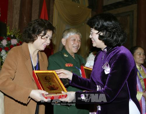 Vicepresidenta de Vietnam recibe a víctimas del Agente Naranja/ Dioxina ảnh 1 Vicepresidenta de Vietnam recibe a víctimas del Agente Naranja/ Dioxina ảnh 1