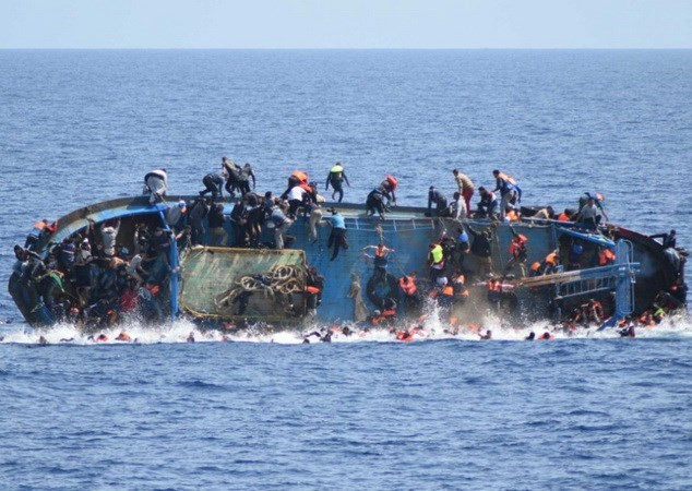 Al menos ocho muertos en naufragio de barco en Indonesia ảnh 1