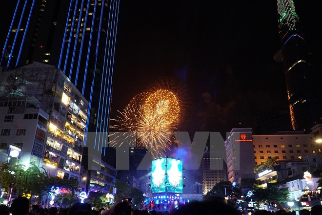 Vietnam saluda el Año Nuevo con nutridas actividades de recreación ảnh 1 Vietnam saluda el Año Nuevo con nutridas actividades de recreación ảnh 1