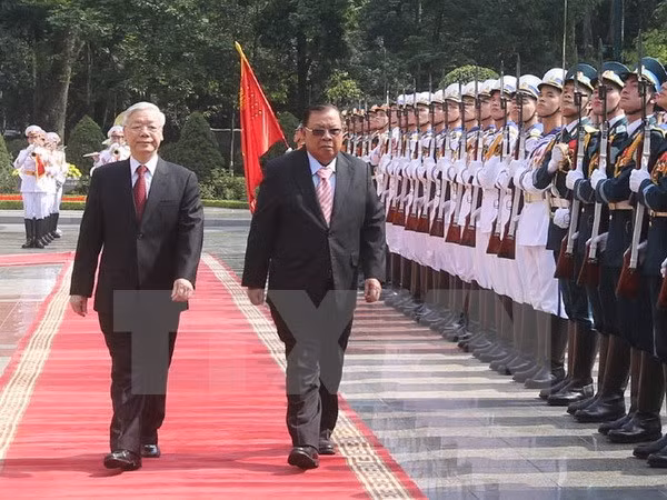 Amistad tradicional y cooperación integral: tesoro invaluable de Vietnam y Laos ảnh 1
