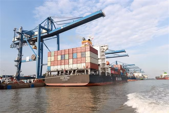 Premier de Vietnam insta a estimular desarrollo de transporte y logística ảnh 2