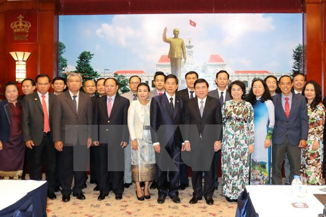 Ciudad Ho Chi Minh es honrada con orden más distinguida de Laos ảnh 1 Ciudad Ho Chi Minh es honrada con orden más distinguida de Laos ảnh 1