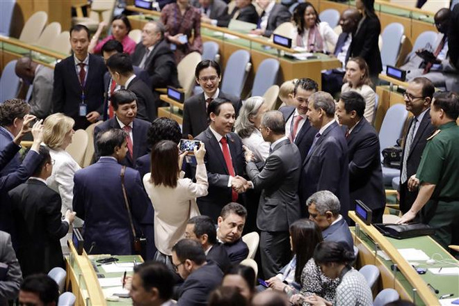 Presidente de Vietnam arriba a Nueva York para participar en magna cita de ONU ảnh 2 Presidente de Vietnam arriba a Nueva York para participar en magna cita de ONU ảnh 2