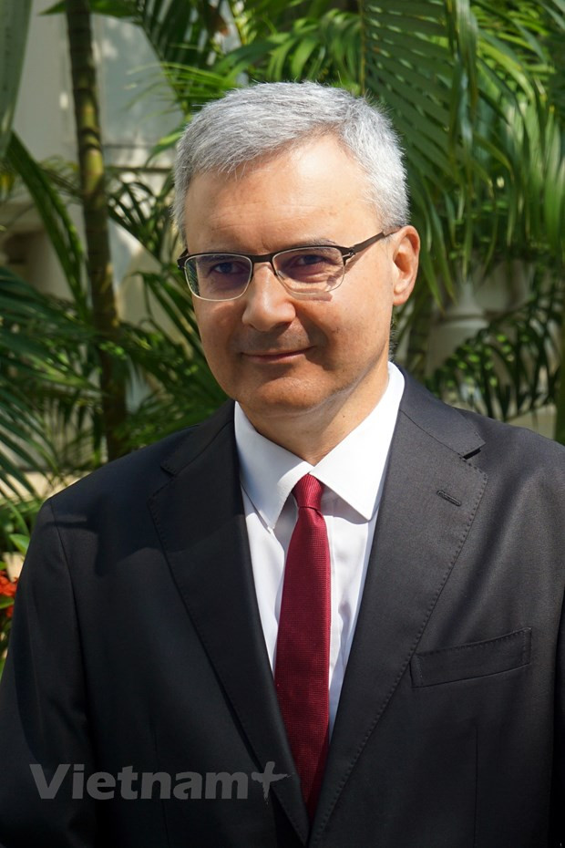 Extranjeros con plena esperanza sobre futuro de Vietnam tras congreso partidista ảnh 1