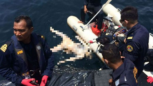 Armada malasia encuentra cadáver de pescador vietnamita desaparecido ảnh 1 Armada malasia encuentra cadáver de pescador vietnamita desaparecido ảnh 1