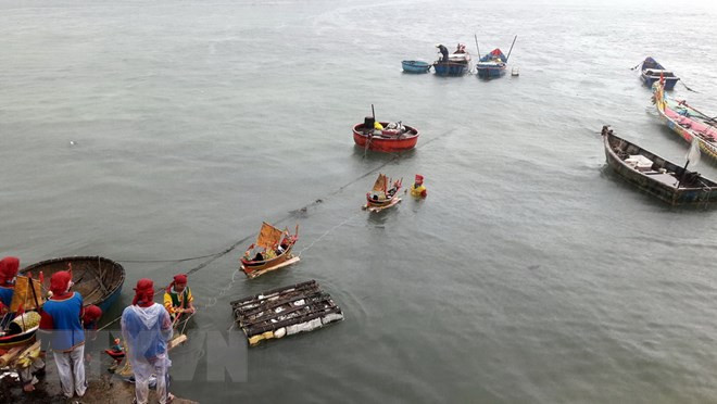 Reverencian a marineros mártires vietnamitas en archipiélago de Hoang Sa ảnh 1 Reverencian a marineros mártires vietnamitas en archipiélago de Hoang Sa ảnh 1
