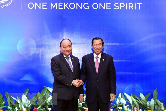 Premieres de Vietnam y Camboya se reúnen en marco de Cumbre de MRC ảnh 1 Premieres de Vietnam y Camboya se reúnen en marco de Cumbre de MRC ảnh 1