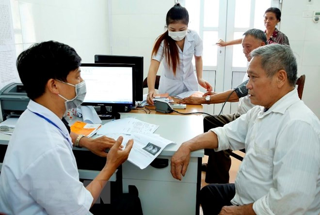 Hanoi acelera concesión de tarjetas de seguro médico electrónicas ảnh 1 Hanoi acelera concesión de tarjetas de seguro médico electrónicas ảnh 1