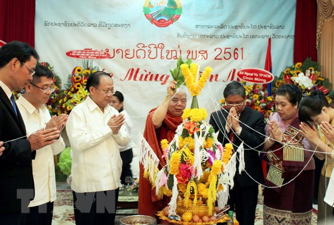Autoridades de Ciudad Ho Chi Minh felicitan a Laos por fiesta de Bunpimay ảnh 1 Autoridades de Ciudad Ho Chi Minh felicitan a Laos por fiesta de Bunpimay ảnh 1