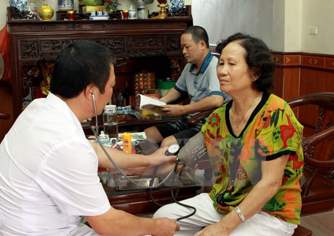 Hanoi amplía modelo “Médicos a domicilio” para aliviar sobrecarga en hospitales ảnh 1