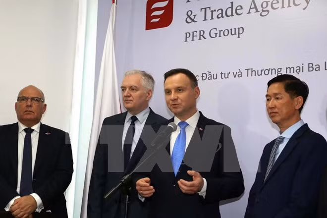Presidente polaco concluye visita a Vietnam ảnh 1