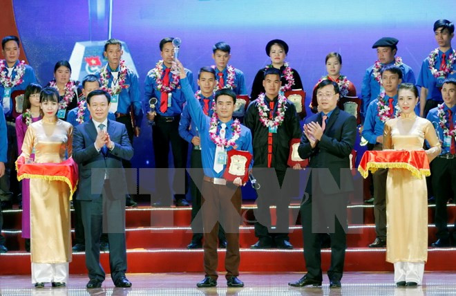 Honran a jóvenes campesinos más destacados de Vietnam en 2017 ảnh 1 Honran a jóvenes campesinos más destacados de Vietnam en 2017 ảnh 1