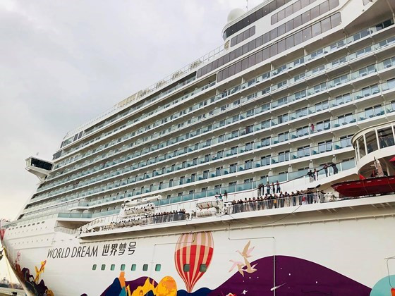 Gran crucero trae mayor número de pasajeros a destinos atractivos en Vietnam ảnh 1