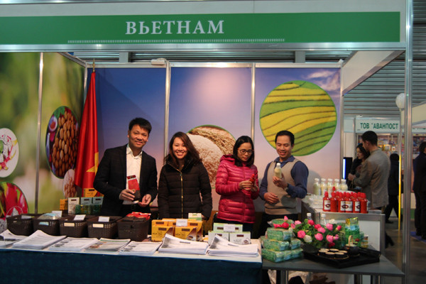Participa Vietnam en feria caritativa internacional en Ucraina ảnh 1 Participa Vietnam en feria caritativa internacional en Ucraina ảnh 1
