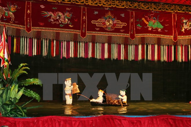 Arte de marionetas acuáticas vietnamitas conquista al público francés ảnh 1 Arte de marionetas acuáticas vietnamitas conquista al público francés ảnh 1