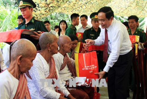Presidente de FPV felicita a soldados y pobladores en zonas fronterizas en ocasión del Tet ảnh 1 Presidente de FPV felicita a soldados y pobladores en zonas fronterizas en ocasión del Tet ảnh 1