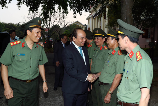 Premier vietnamita dialoga con guardia fronteriza en Dak Nong ảnh 1