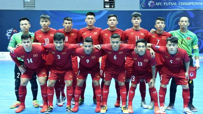 Equipo de Vietnam gana boleto para los cuartos de final del Campeonato Asiático de futsal 2018 ảnh 1