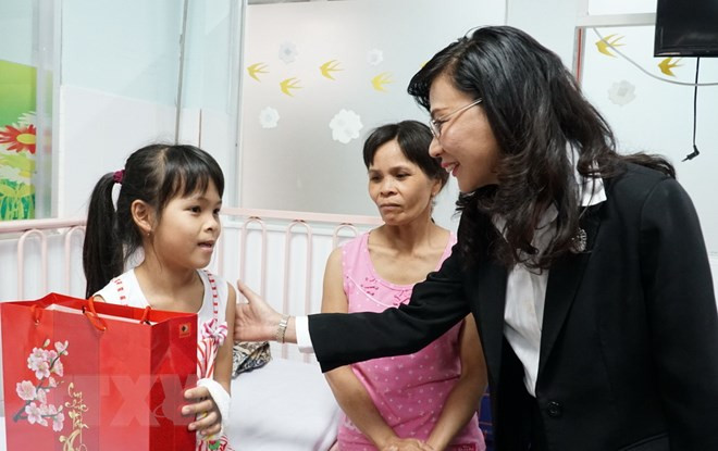 Ciudad Ho Chi Minh presta atención a personas pobres en ocasión de Tet ảnh 1