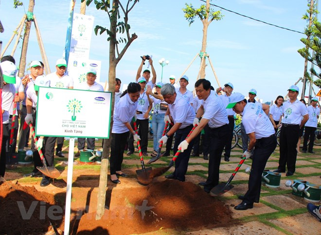 Presidenta parlamentaria destaca la importancia de la plantación de árboles ảnh 1 Presidenta parlamentaria destaca la importancia de la plantación de árboles ảnh 1