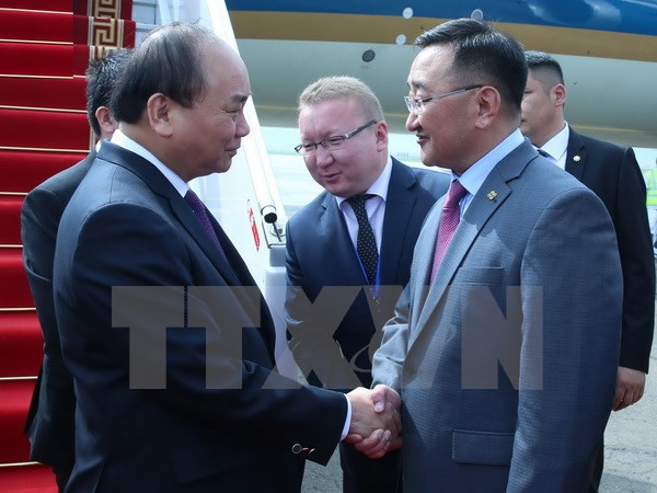 Premier vietnamita llega a Mongolia ảnh 1 Premier vietnamita llega a Mongolia ảnh 1