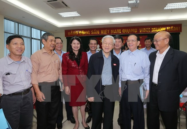 Líder partidista mantiene contacto con electores de Hanoi ảnh 1 Líder partidista mantiene contacto con electores de Hanoi ảnh 1