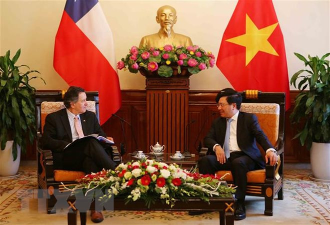 Vietnam felicita a Chile por 208 aniversario de su independencia ảnh 1 Vietnam felicita a Chile por 208 aniversario de su independencia ảnh 1