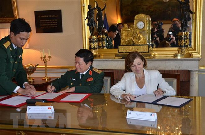 Vietnam y Francia firman declaración de visión conjunta sobre cooperación en defensa ảnh 1 Vietnam y Francia firman declaración de visión conjunta sobre cooperación en defensa ảnh 1