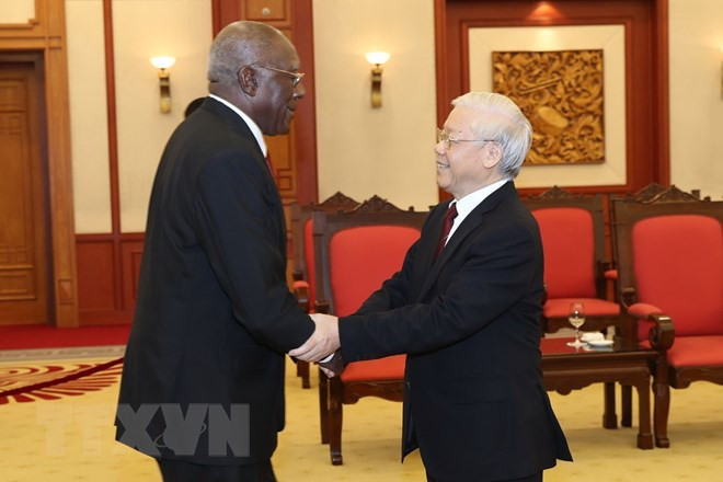 Máximo dirigente partidista de Vietnam recibe al primer vicepresidente de Cuba ảnh 1 Máximo dirigente partidista de Vietnam recibe al primer vicepresidente de Cuba ảnh 1
