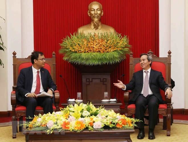 Dirigente partidista reafirma política de Vietnam de facilitar condiciones para inversores ảnh 1 Dirigente partidista reafirma política de Vietnam de facilitar condiciones para inversores ảnh 1