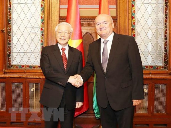 Dirigente partidista vietnamita se reúne con vicepresidente parlamentario de Hungría ảnh 1 Dirigente partidista vietnamita se reúne con vicepresidente parlamentario de Hungría ảnh 1