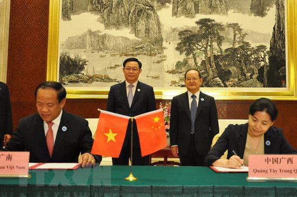Vicepremier vietnamita asiste a XV Feria China-ASEAN ảnh 1 Vicepremier vietnamita asiste a XV Feria China-ASEAN ảnh 1
