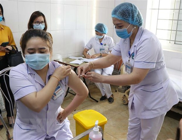 Casi 68 mil personas vacunadas contra COVID-19 en Vietnam ảnh 1 Casi 68 mil personas vacunadas contra COVID-19 en Vietnam ảnh 1