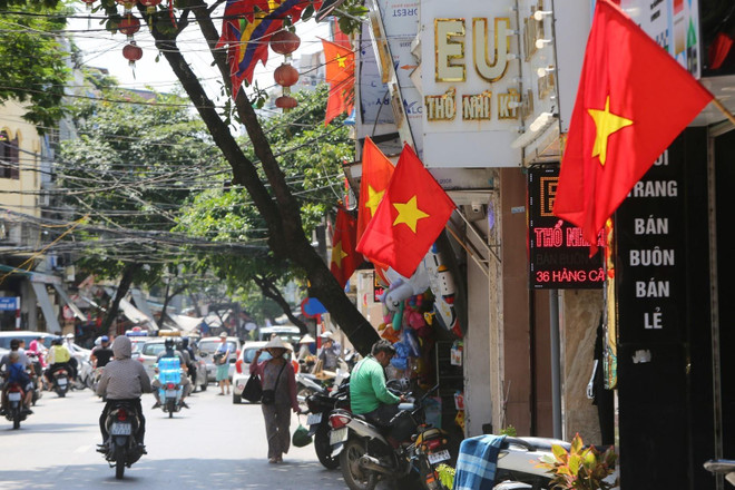 [Foto] Hanoi se viste de fiesta en Día de la Independencia ảnh 8
