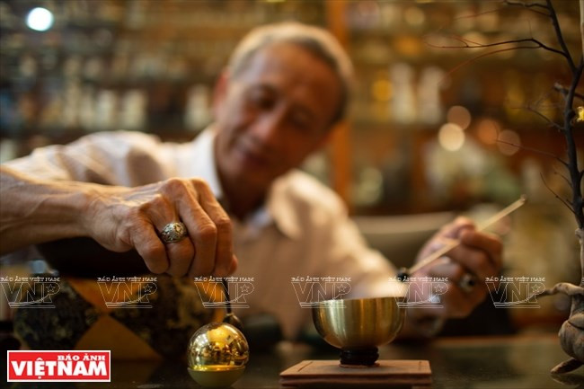 [Fotos] Bui Duc Tam, coleccionista de campanas en Ciudad Ho Chi Minh ảnh 3