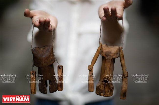 [Fotos] Bui Duc Tam, coleccionista de campanas en Ciudad Ho Chi Minh ảnh 17