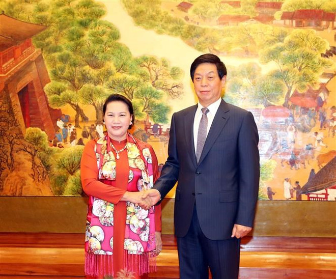 [Fotos] Continúa presidenta del parlamento de Vietnam su visita a China ảnh 1