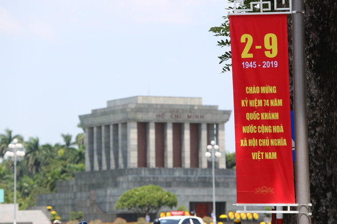 [Foto] Hanoi se viste de fiesta en Día de la Independencia ảnh 1