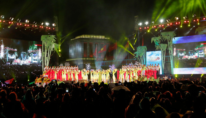 [Foto] Presentaciones artísticas en 50 aniversario del cumplimiento del Testamento del Presidente Ho Chi Minh ảnh 2