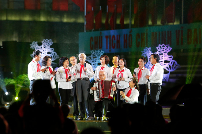 [Foto] Presentaciones artísticas en 50 aniversario del cumplimiento del Testamento del Presidente Ho Chi Minh ảnh 5