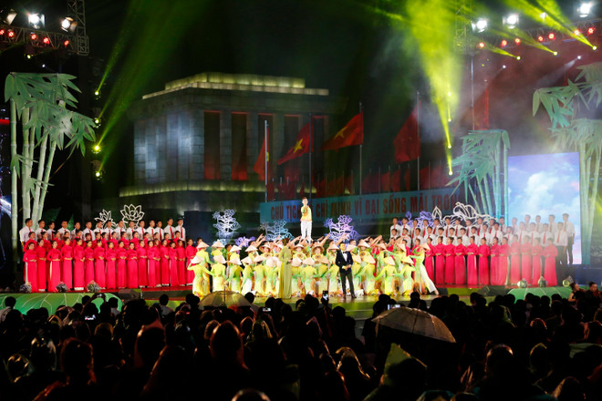 [Foto] Presentaciones artísticas en 50 aniversario del cumplimiento del Testamento del Presidente Ho Chi Minh ảnh 7