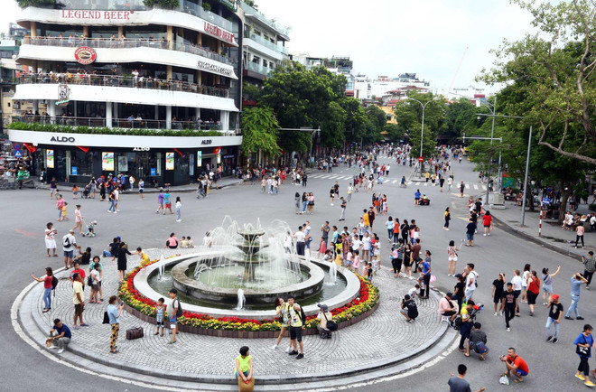 [Foto] Las calles peatonales en el casco antiguo de Hanoi en la Fiesta Nacional ảnh 6