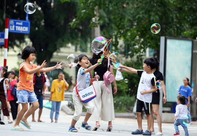 [Foto] Las calles peatonales en el casco antiguo de Hanoi en la Fiesta Nacional ảnh 7