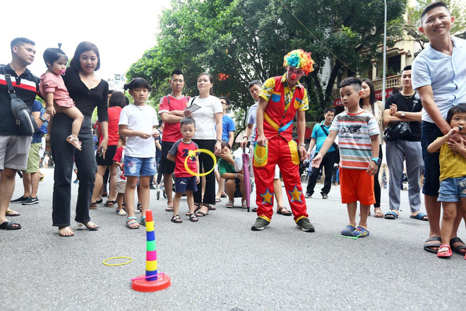 [Foto] Las calles peatonales en el casco antiguo de Hanoi en la Fiesta Nacional ảnh 4