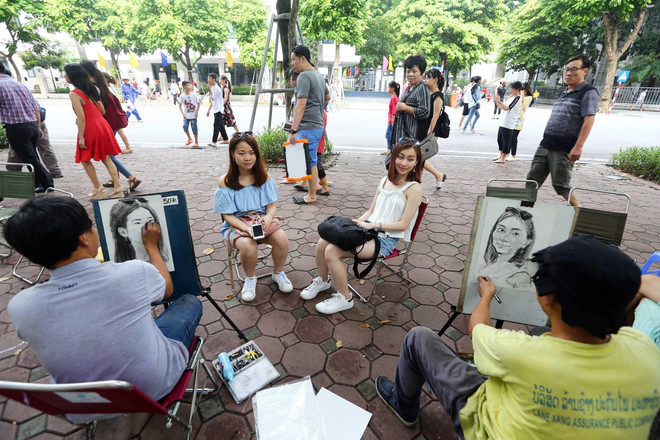 [Foto] Las calles peatonales en el casco antiguo de Hanoi en la Fiesta Nacional ảnh 2