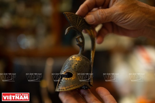 [Fotos] Bui Duc Tam, coleccionista de campanas en Ciudad Ho Chi Minh ảnh 9