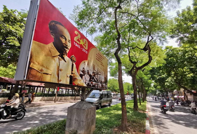 [Foto] Hanoi se viste de fiesta en Día de la Independencia ảnh 3